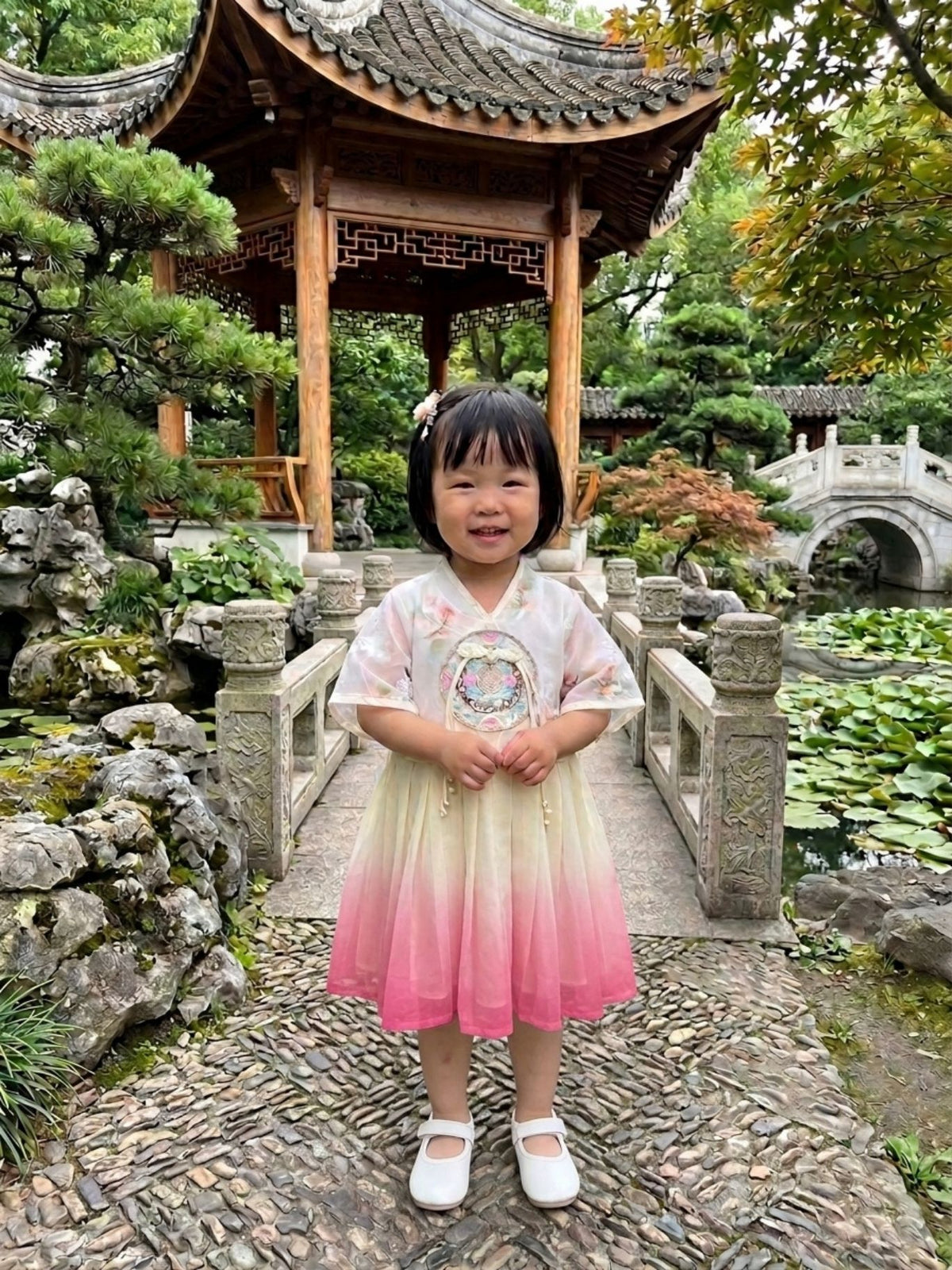 Xinyan Chinese Costume